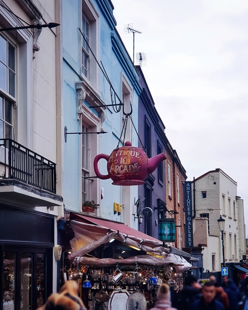 A Guide to Shopping in Portobello Market London